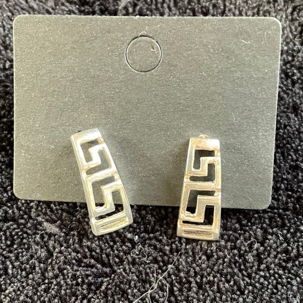 Pretty Silver Tone Pierced Earrings w/Cut Outs - Picture 2 of 3